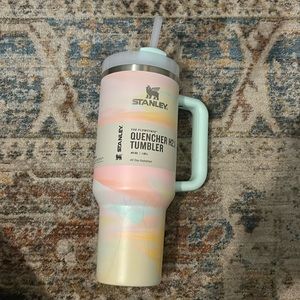 Stanley- Quencher H2.0 Flowstate Tumbler. Clean Slate Warm Serene Brushstrokes